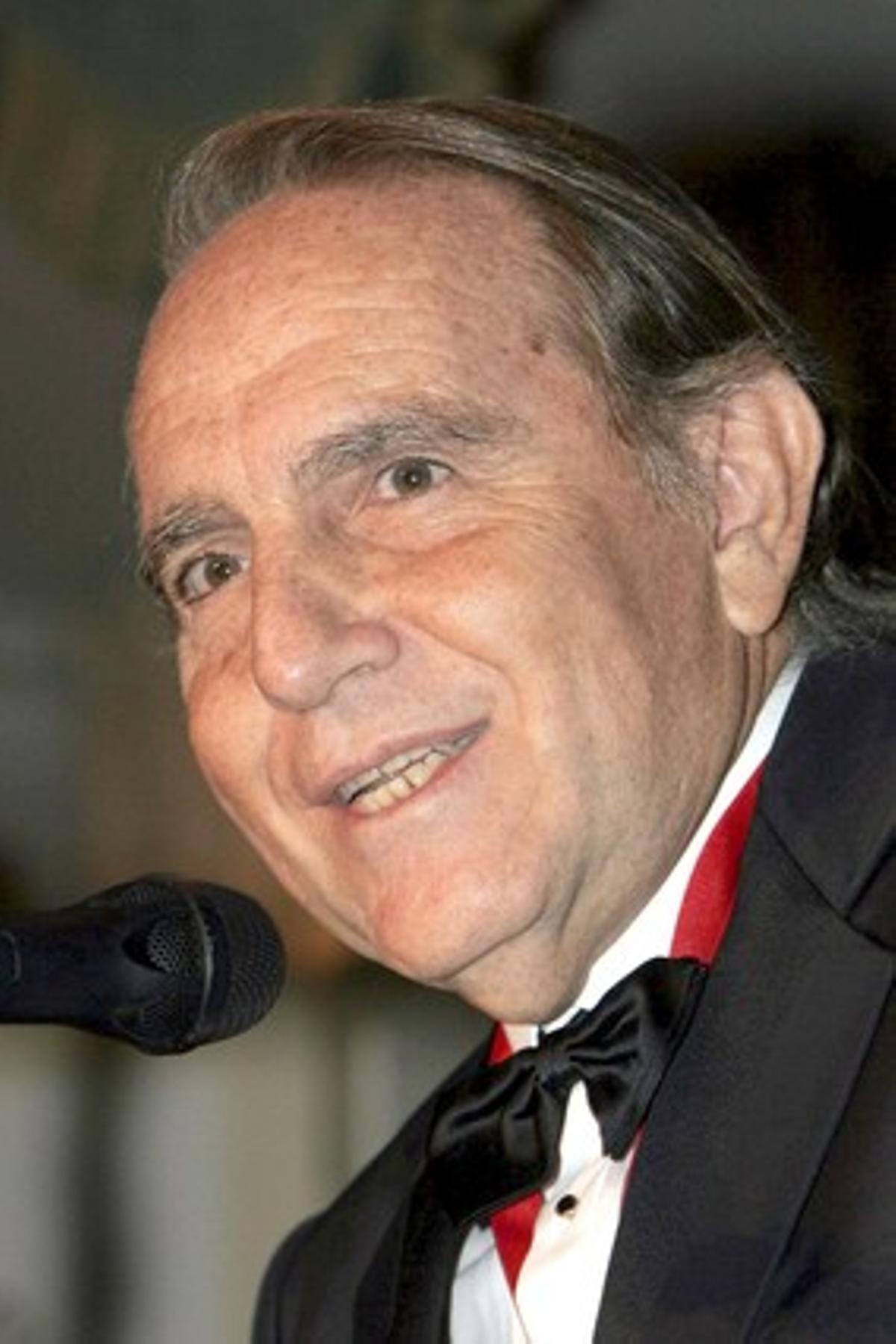 Foto d’arxiu del director de la revista ’Hola’, Eduardo Sánchez Junco, feta el novembre del 2006, que ha mort avui després d’una llarga malaltia. Foto d’arxiu del director de la revista ’Hola’, Eduardo Sánchez Junco, feta el novembre del 2006, que ha mort avui després d’una llarga malaltia.