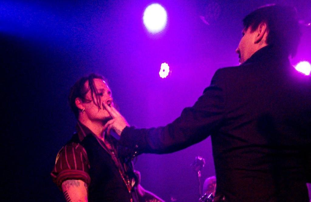 Johnny Depp y Marilyn Manson en concierto