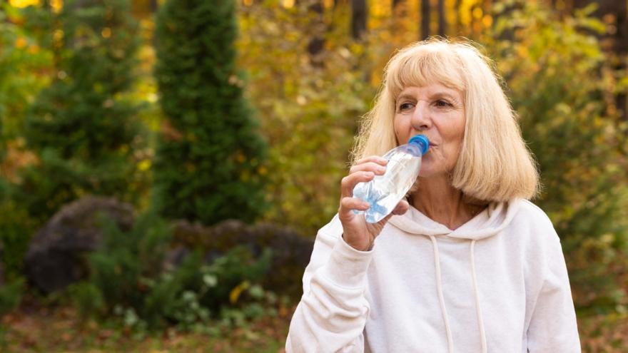 La hidratación también es importante para los dientes: ¿por qué beber agua es importante para la salud bucal?