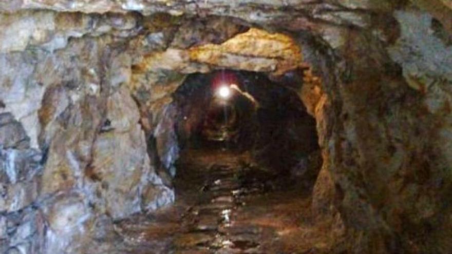 Interior de la mina de San Finx, municipio de Lousame.   | // LA OPINIÓN