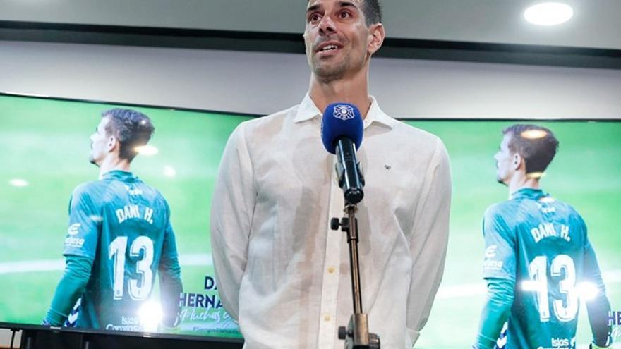 Dani Hernández se despide entre lágrimas del CD Tenerife pero descarta dejar el fútbol