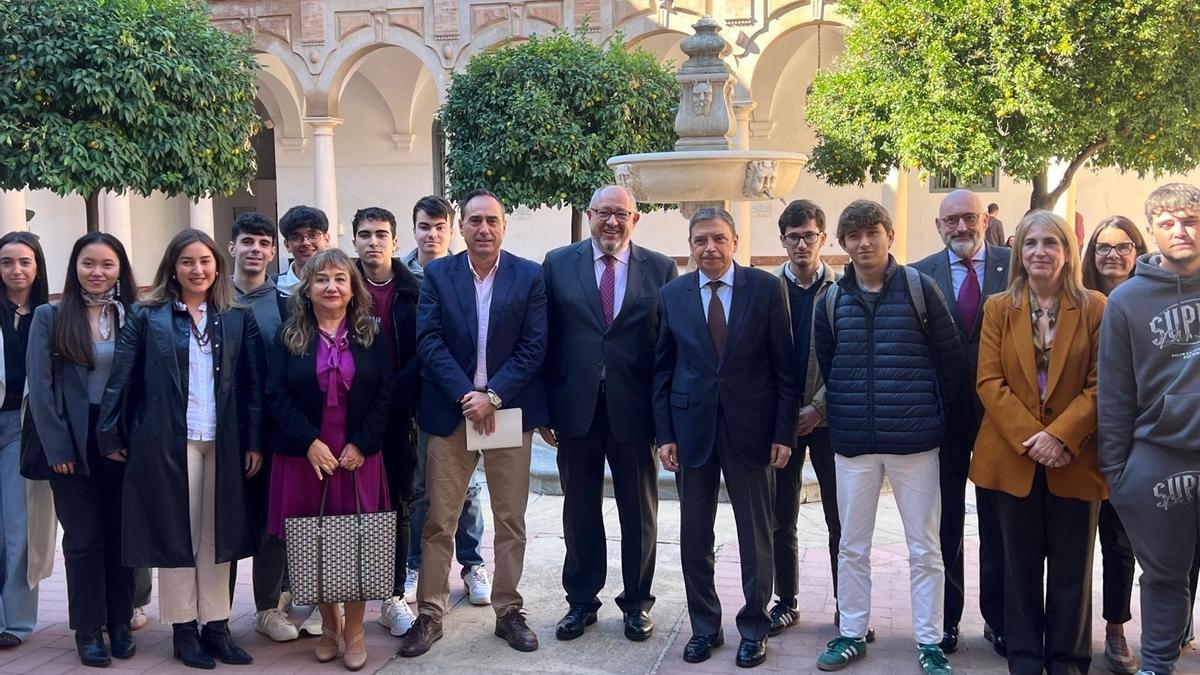 El ministro Planas en el acto de clausura del XXXVI Curso Superior de Estudios Europeos