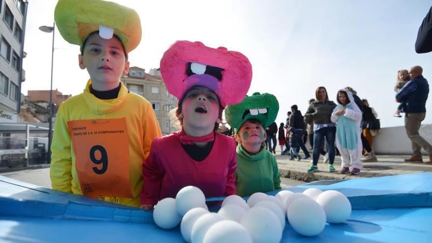 Niños en el desfile infantil del pasado año. // G. Santos