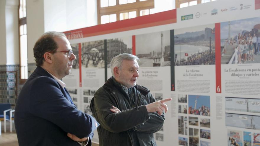 Caja Rural de Gijón visita la exposición de La Escalerona