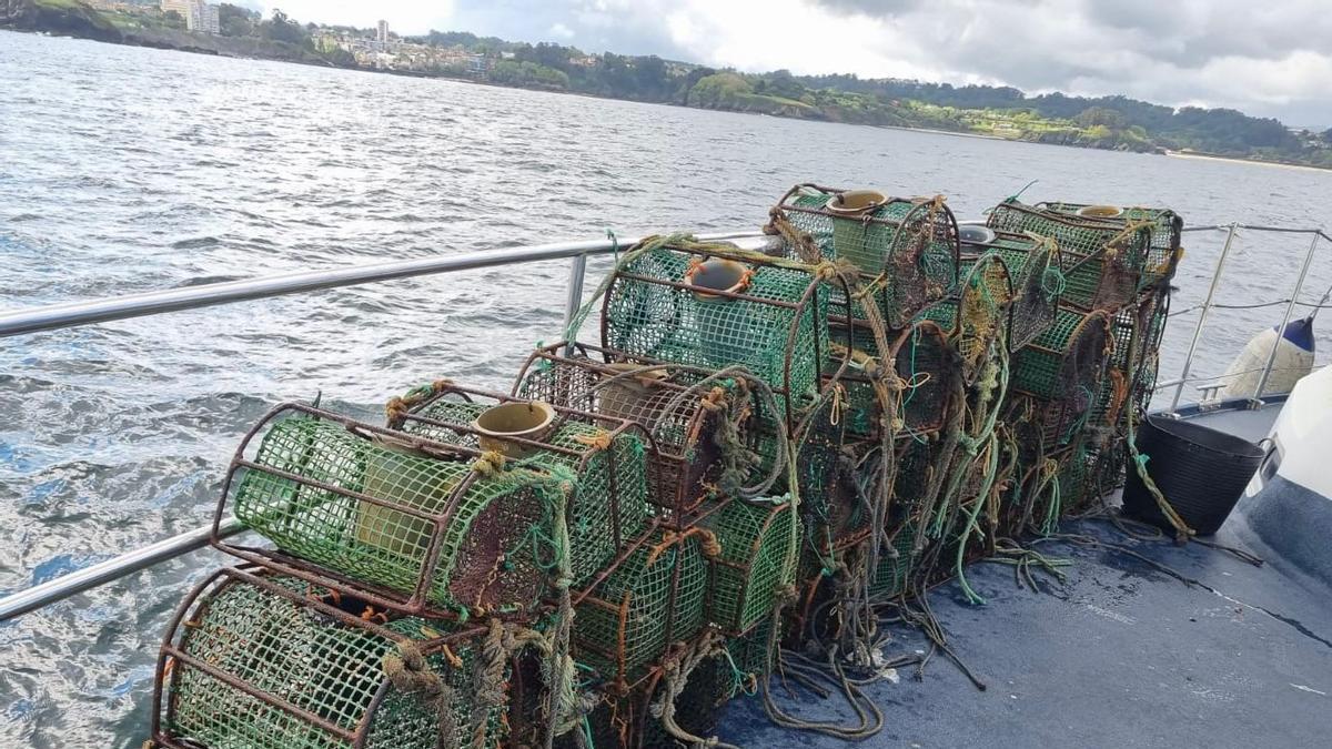 Aparejos intervenidos por los agentes de Gardacostas de Galicia.