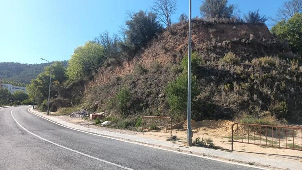 Parcela donde se construirá el aparcamiento disuasorio de Bicorp.