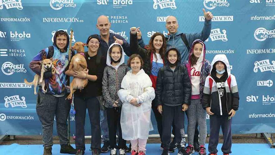 Miles de alicantinos se fotografían en el photocall del Diario Información en la Santa Faz 2022