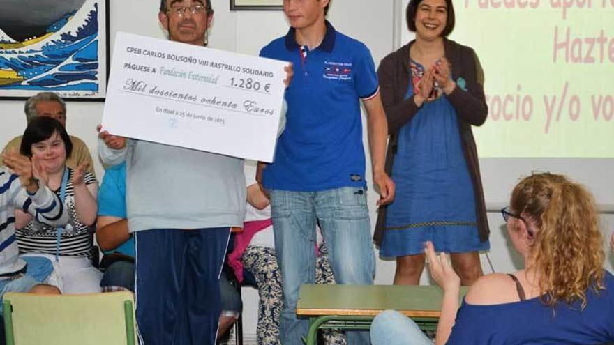 El colegio de Boal dona 1.280 euros a &quot;Fraternidad&quot;