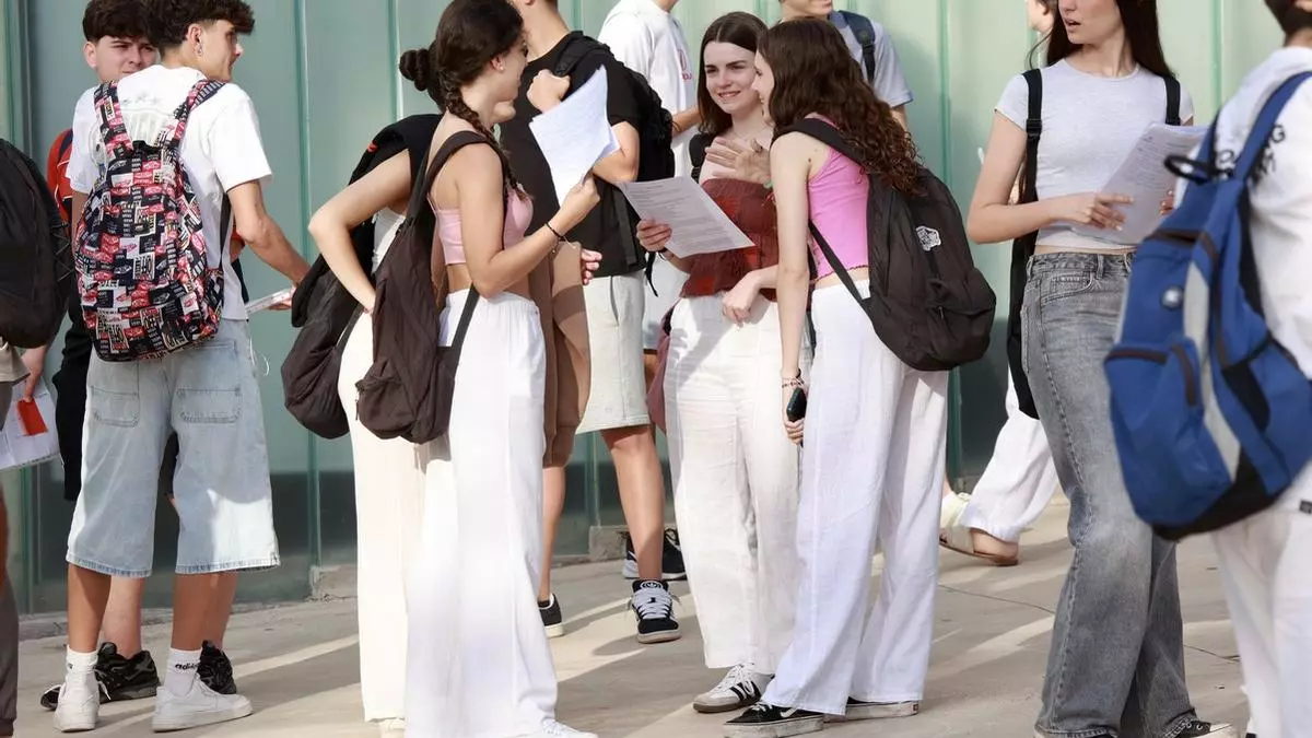 Educación pide a los institutos que den las matrículas de honor sin contar la nota de Religión