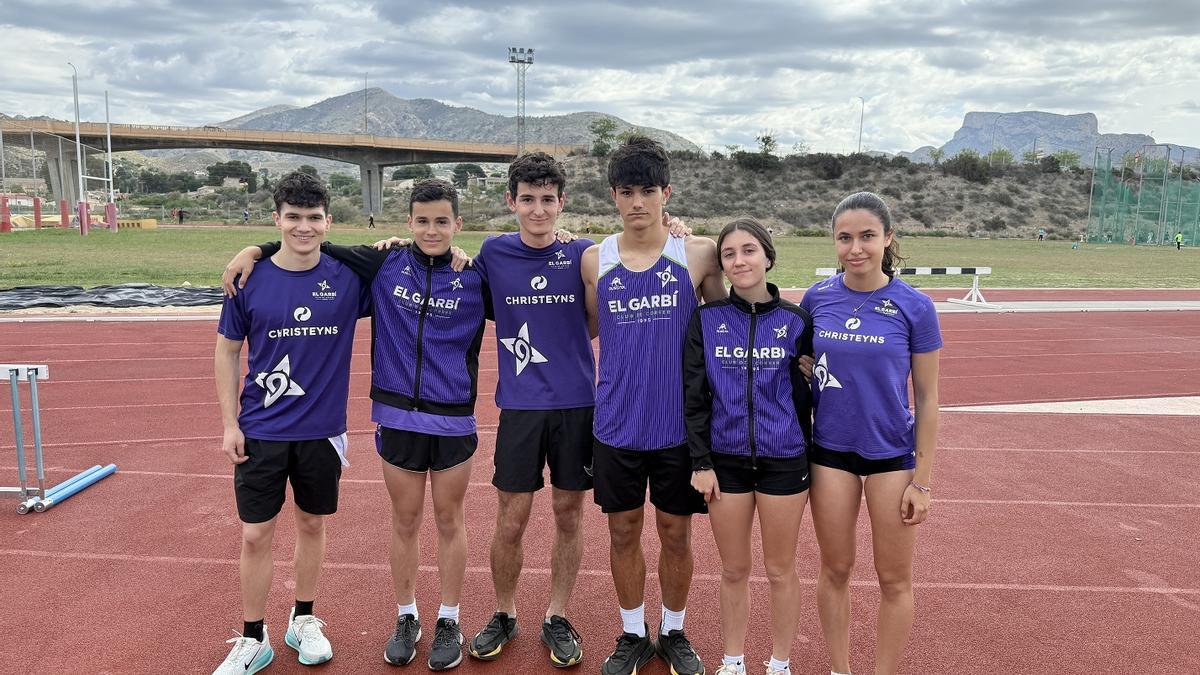 Atletas del CC el Garbí de velocidad y saltos