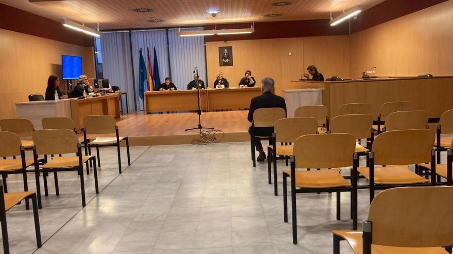 Un acusado de abusar de su sobrina en Gijón liga el caso a una venganza económica de su cuñada