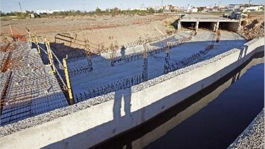 Aspecto de las obras inacabadas en la huerta de Vera.