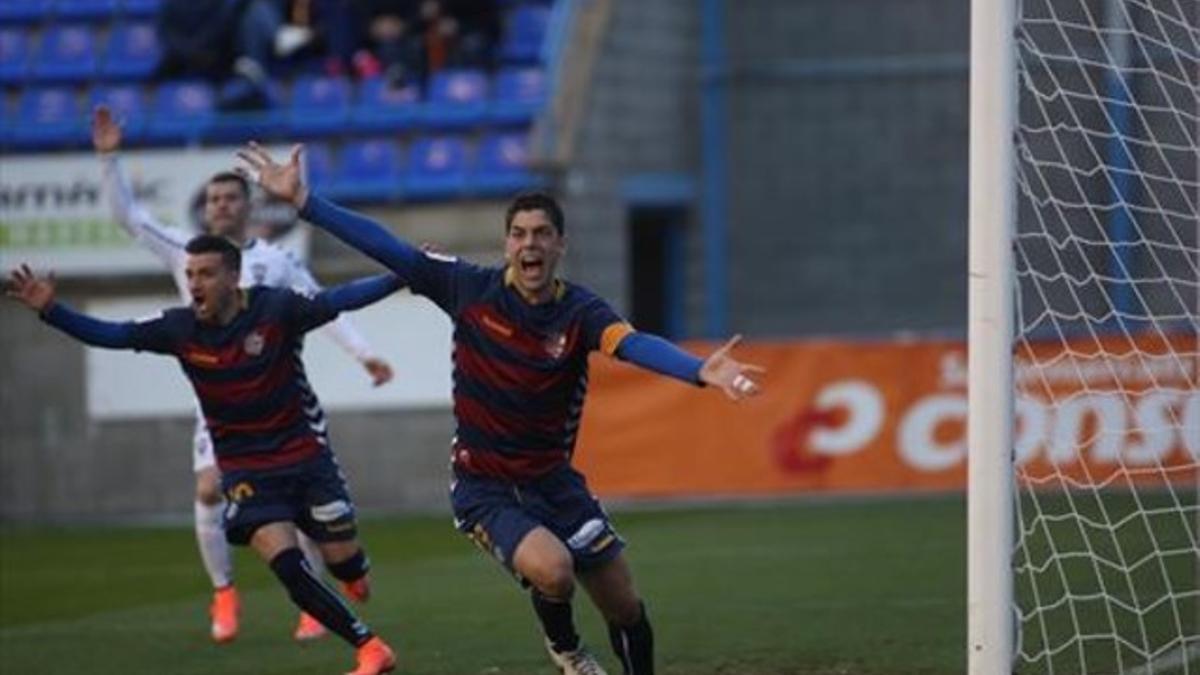 Querol celebra un gol del Llagostera, ayer en la victoria lograda ante el Albacete en Palamós.