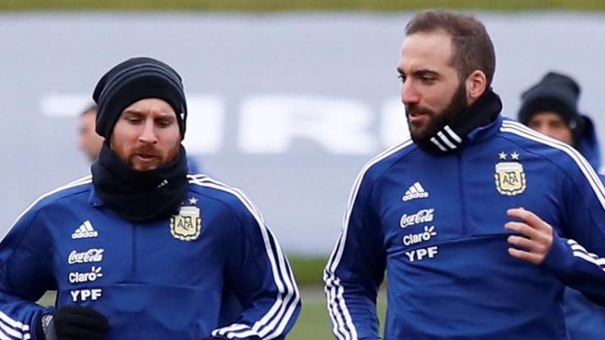 Messi al costat d&#039;Higuain.