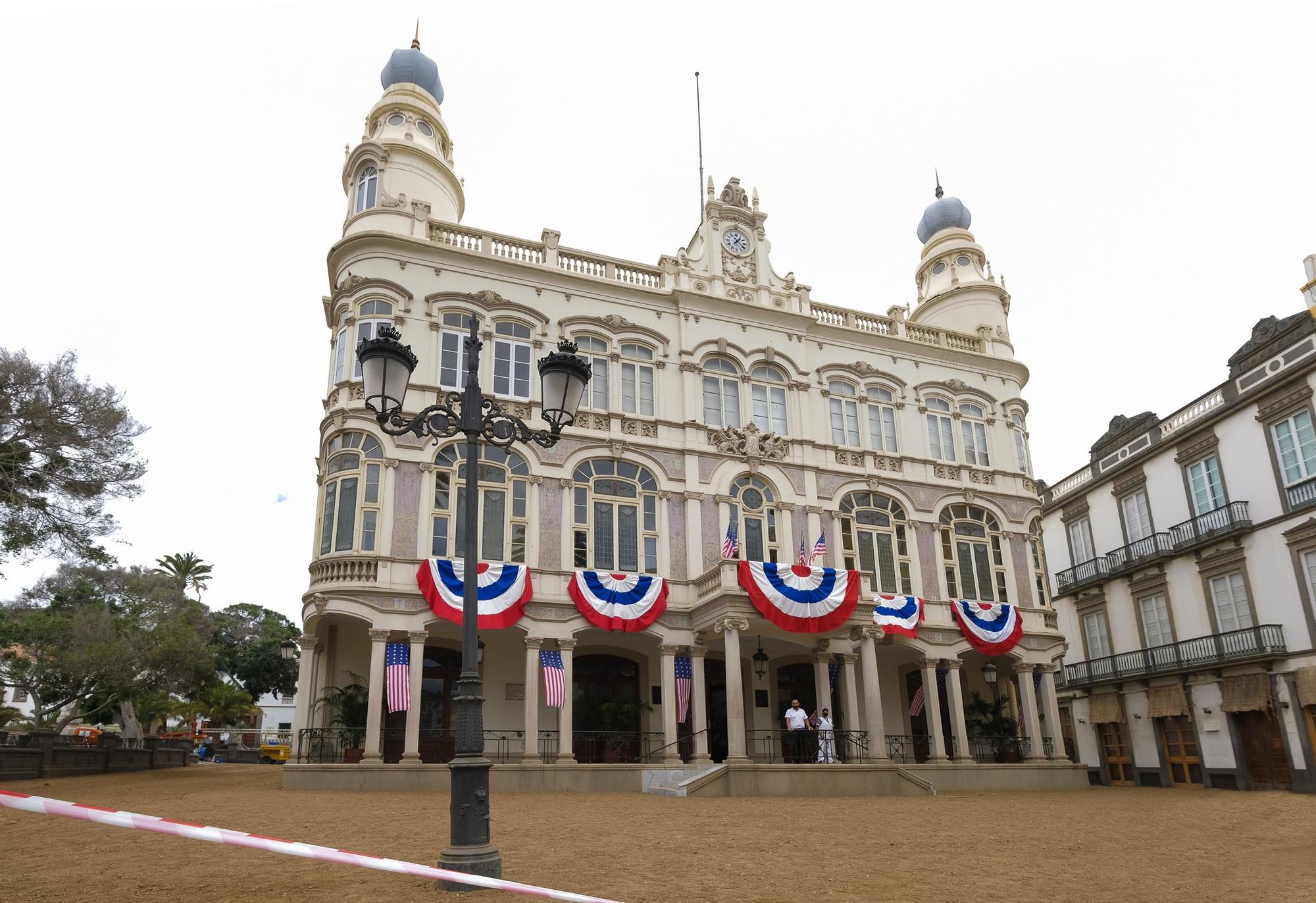 Preparativos para el rodaje de la serie El Zorro en el Gabinete Literario