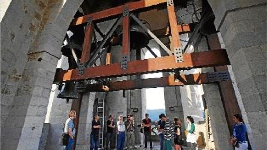 Turistes al campanar de la Catedral de Girona en una imatge del 2013.