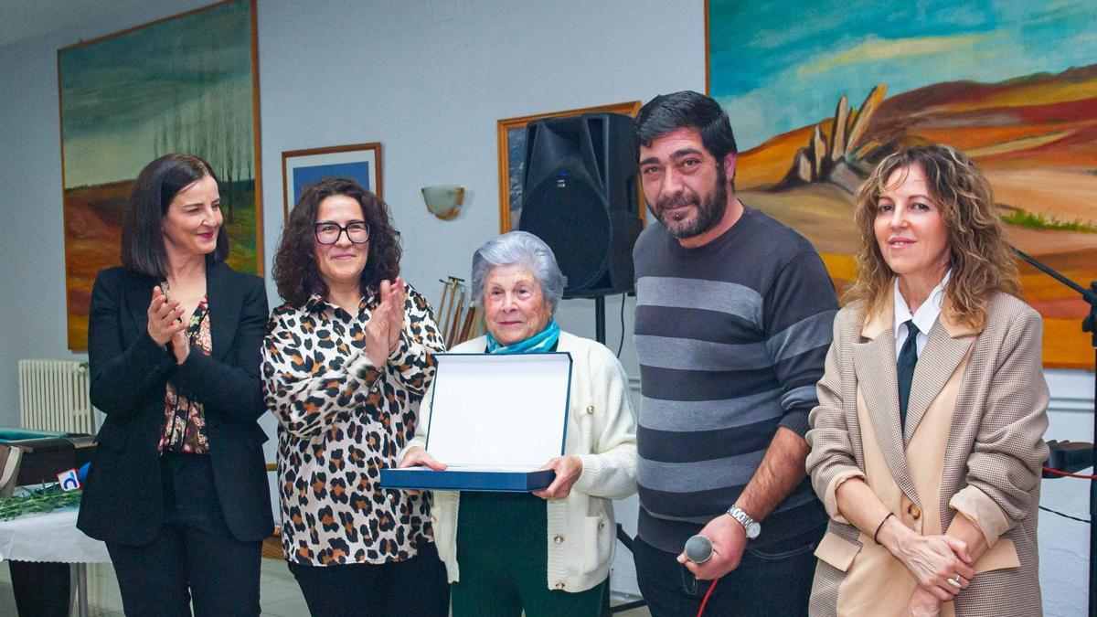 María Luisa Benítez Granados y Josefa Martínez Sánchez reciben el homenaje a la mujer en Calasparra