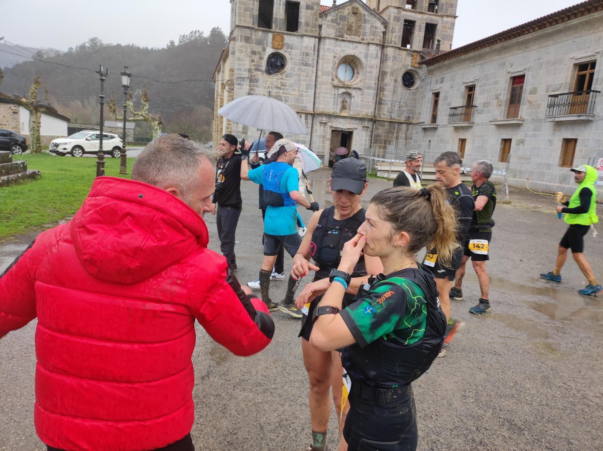 En imágenes: Así fue la cuerta edición de Las Traviesas, con meta en el icónico monasterio de Cornellana