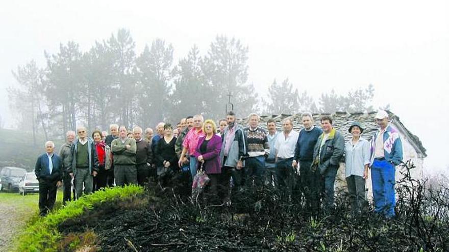 Parte de los afectados por el incendio de Busindre, en la zona afectada por las llamas.