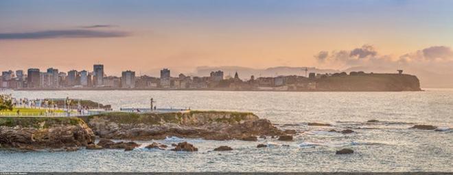 Panorámica del atardecer sobre la ciudad