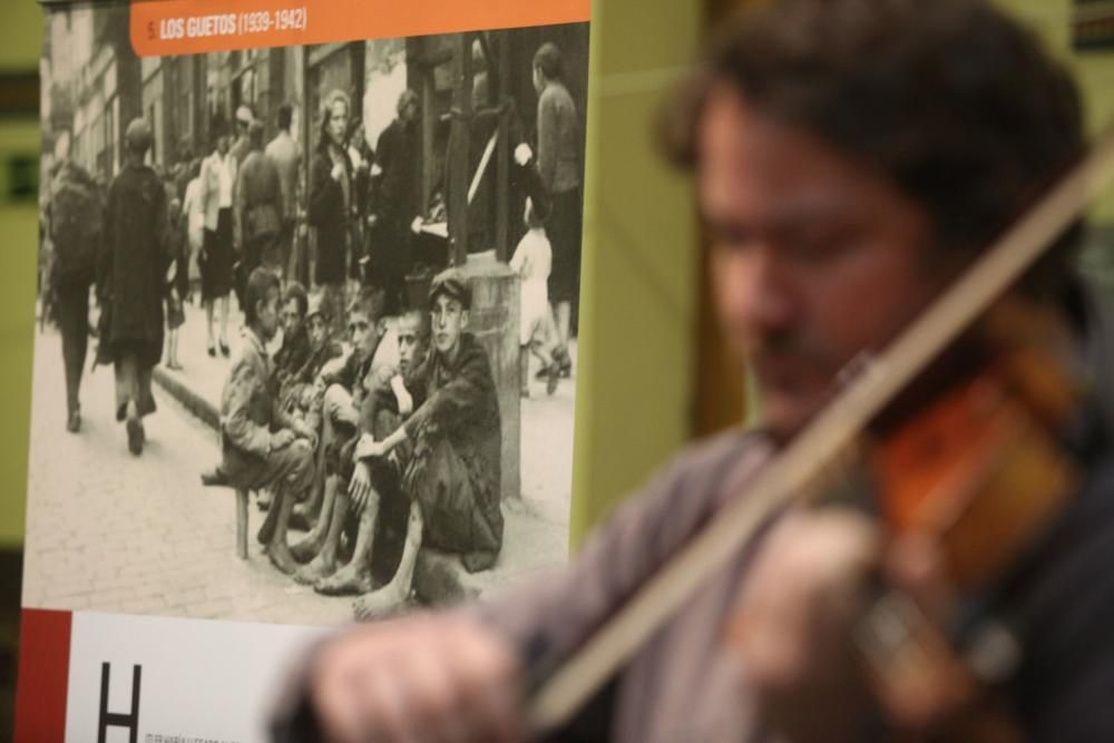 Exposición sobre el holocausto en Gijón