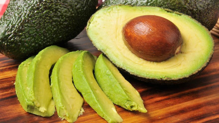 Descubre cómo preparar esta sencilla receta con aguacates, un plato sano que triunfa en las redes