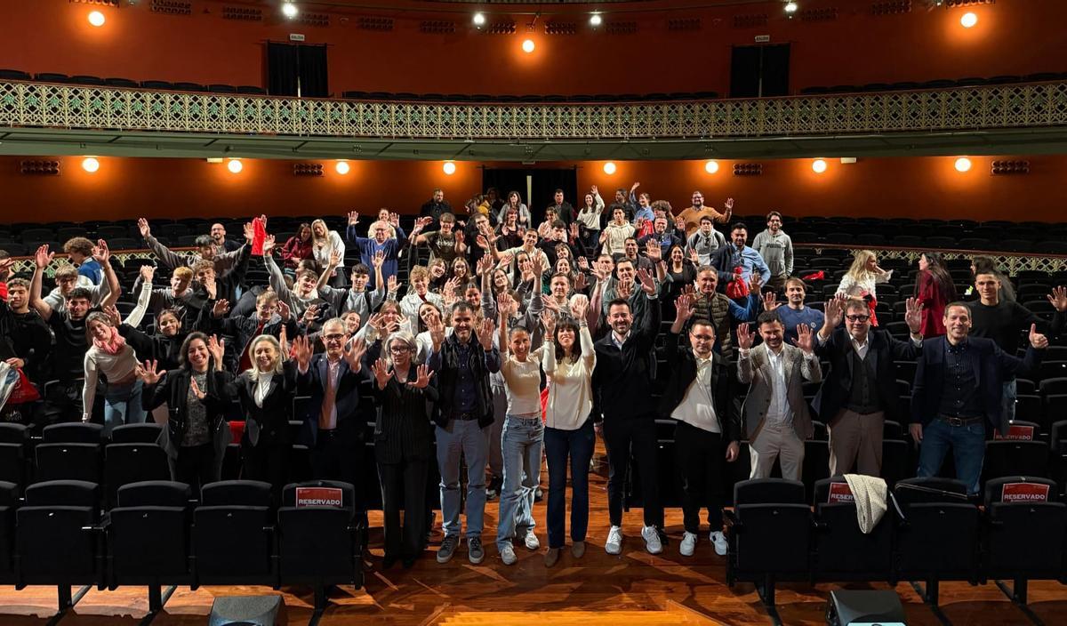 Participantes y ponentes en el congreso a la finalización del mismo
