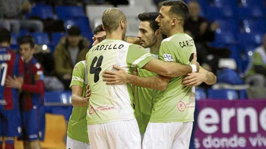 Los jugadores del Palma Futsal celebran uno de los goles que marcaron anoche en Son Moix.