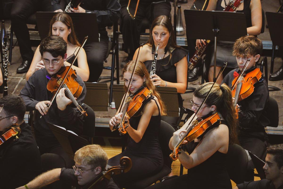 Músics de la Jove Orquestra Simfònica de la FSMCV.