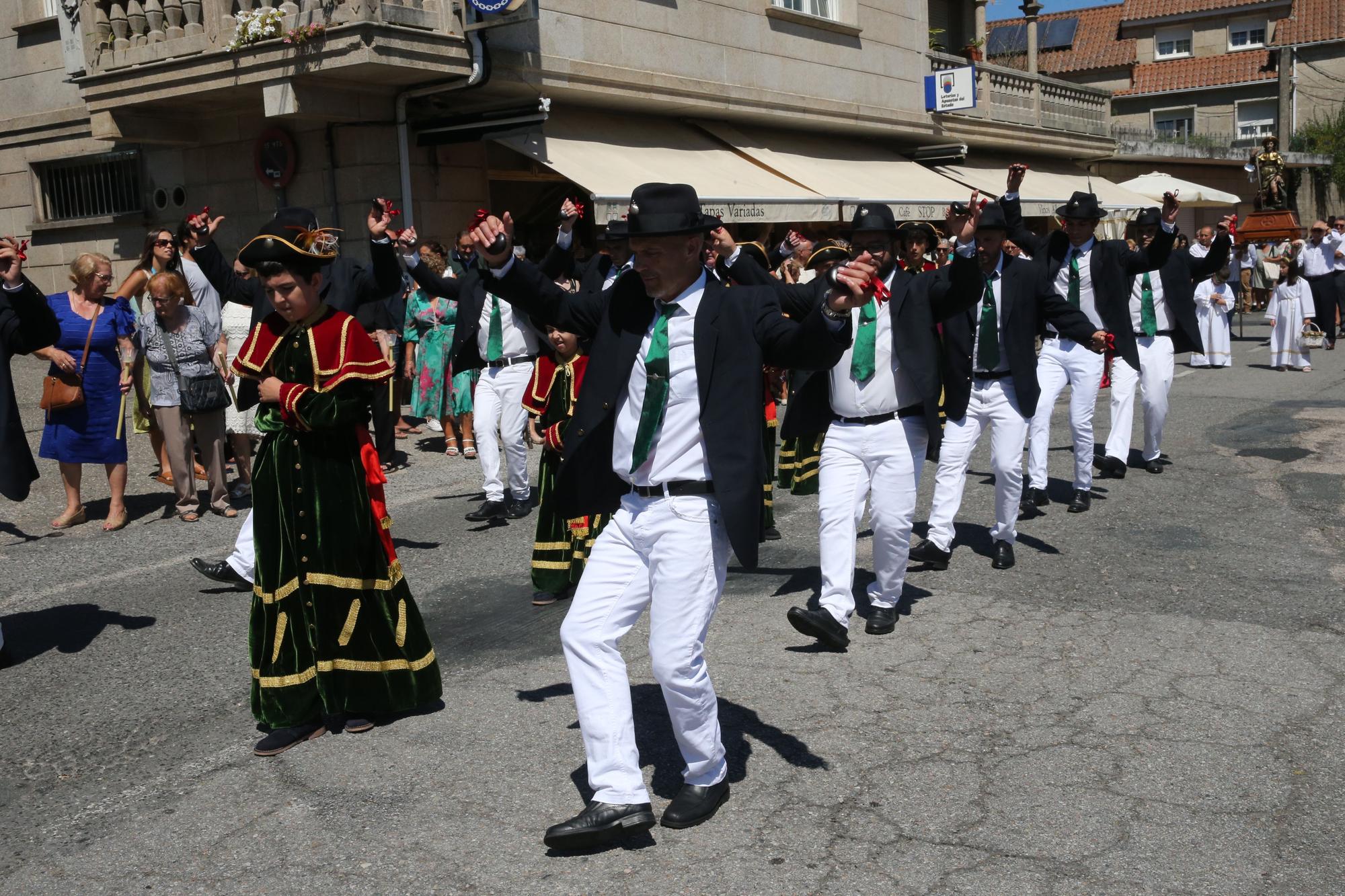 La procesión y la danza de San Roque de O Hío en imágenes (II)