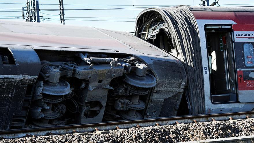 Almenys dos morts i 30 ferits després de descarrilar un tren al nord d&#039;Itàlia