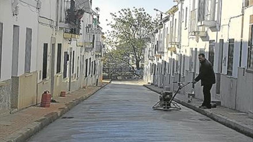 La calle Obispo Manzano de Jaraíz de la Vera reabrirá este mes tras las obras de mejora