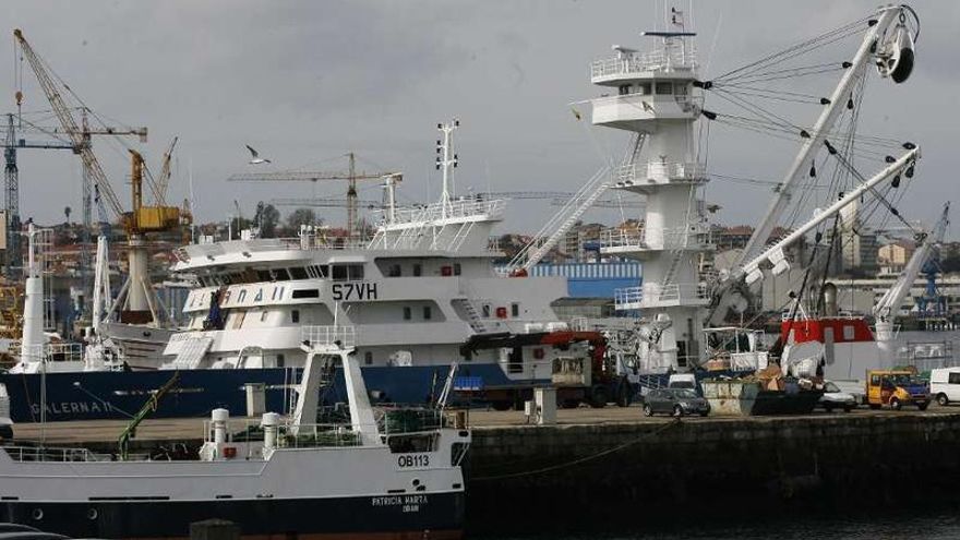 Flota pesquera viguesa, en los muelles de O Berbés.