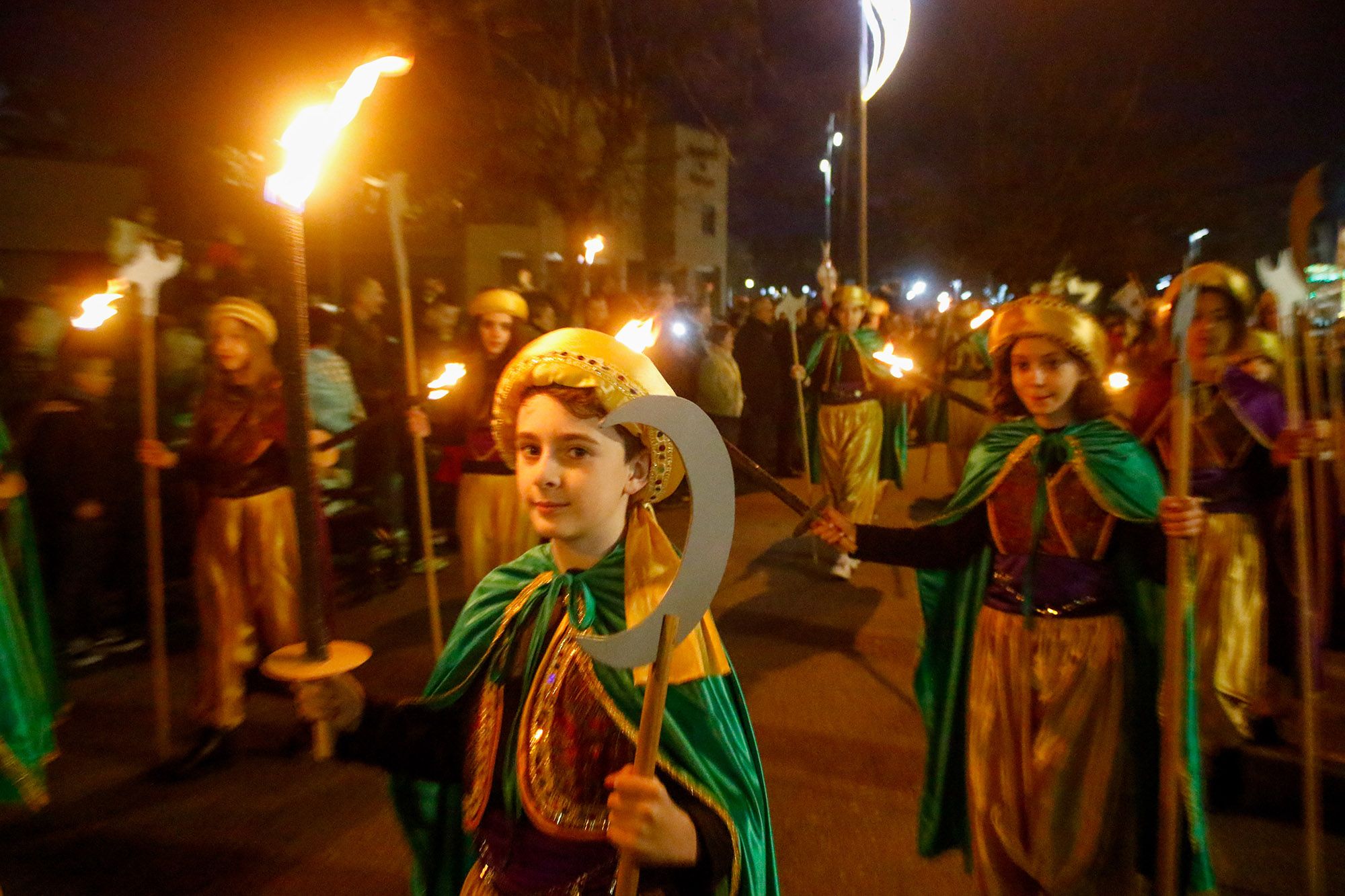 Vilagarcía brinda una multitudinaria bienvenida a los Reyes Magos