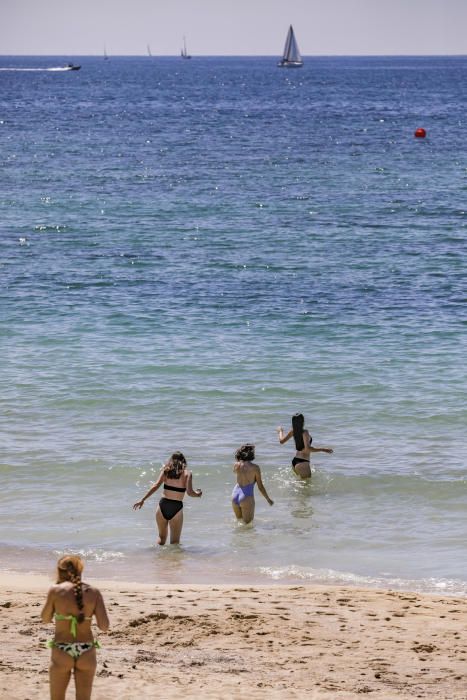 La Fiesta del Trabajo abarrota las playas de Palma