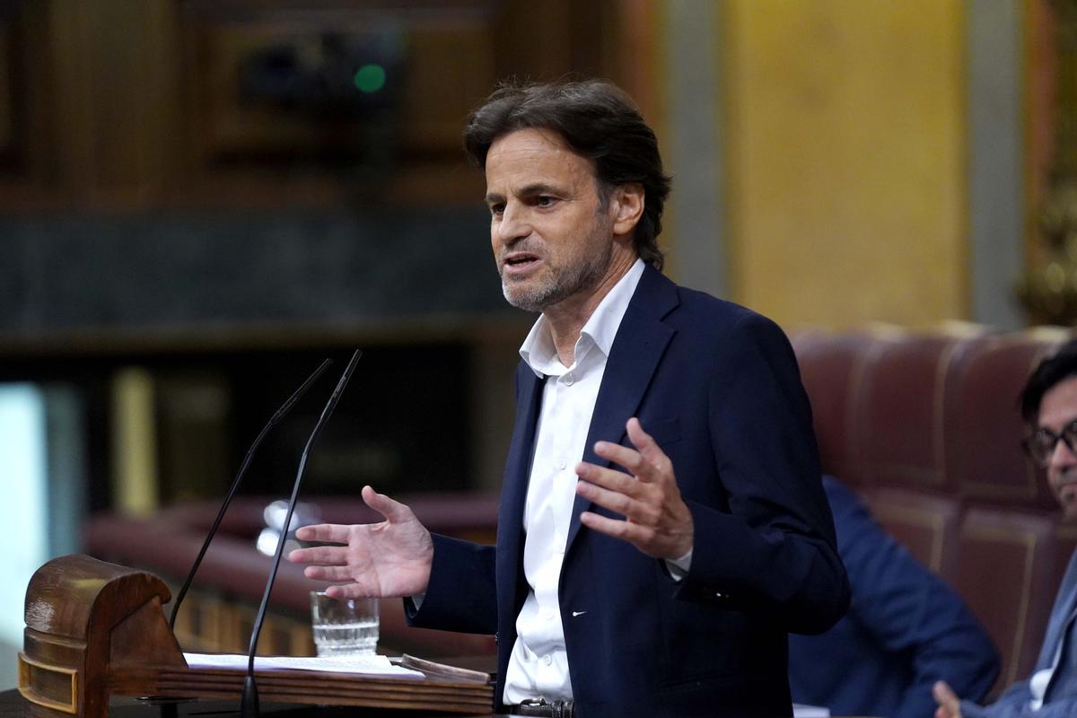 Asens arrenca la negociació amb Puigdemont perquè Junts faciliti la investidura de Sánchez