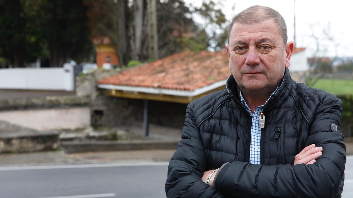 Miguel Llanos, en la sede de «Les Caseríes», en la parroquia de Leorio.