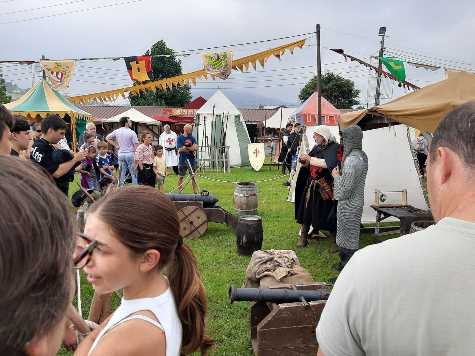Llanera se traslada al medievo: así ha sido la primera jornada de la fiesta de los Exconxuraos
