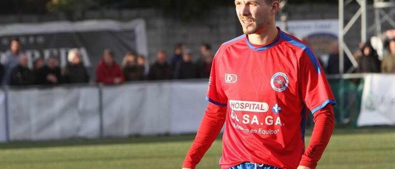 Codeso, zaguero de la UD Ourense. // I. Osorio