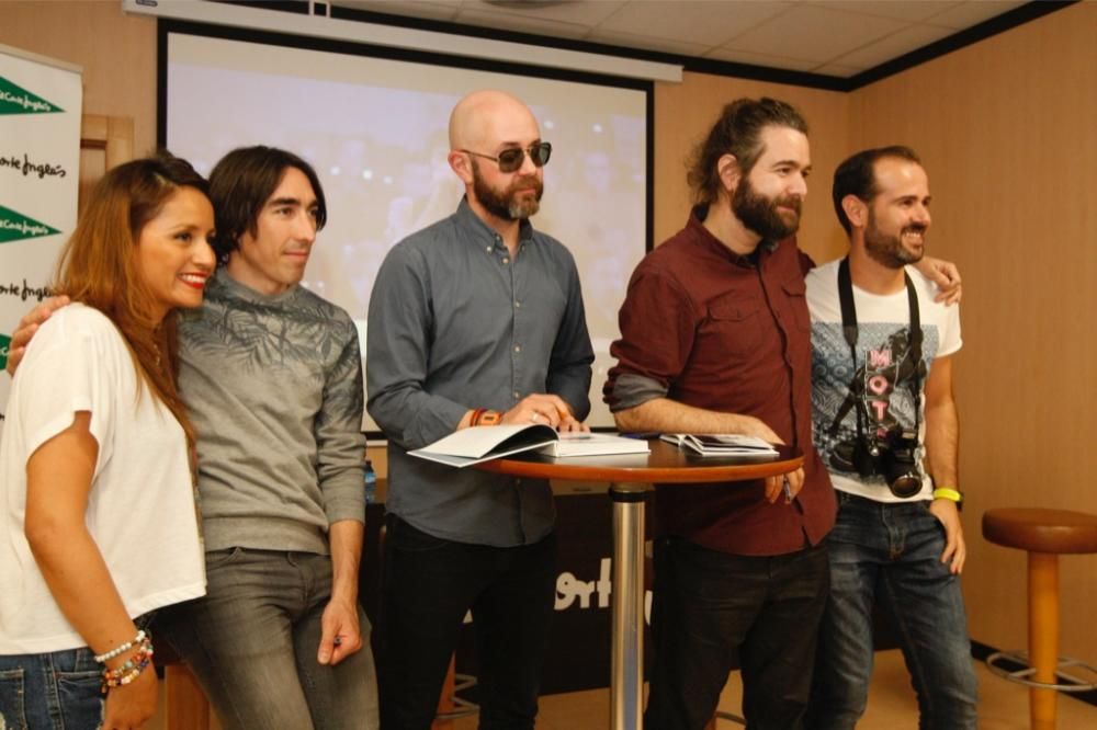 Firma de libros de Vetusta Morla en Murcia