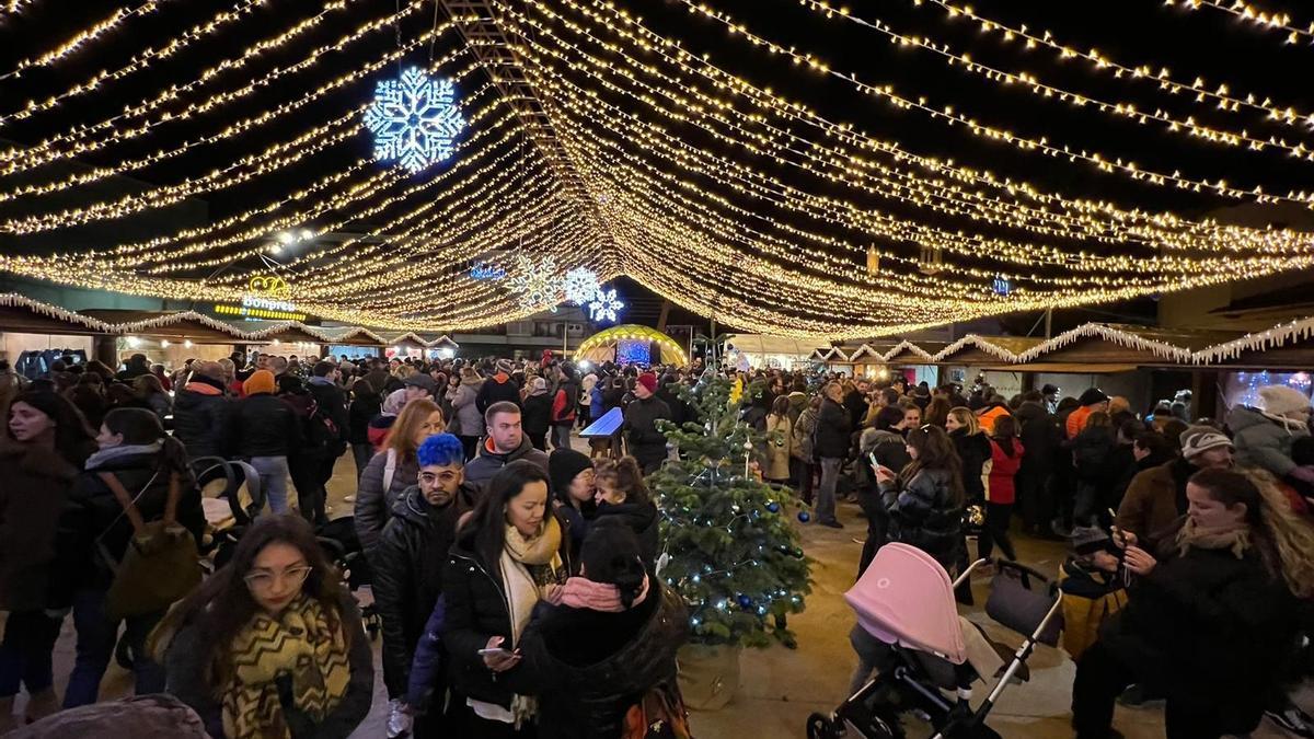 Ambient al mercat de Nadal de Gironella, el 2022