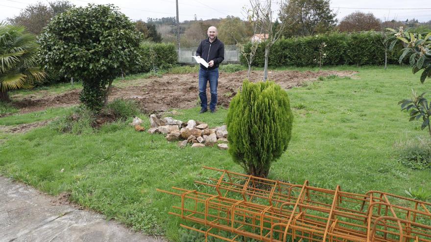 Denuncia una espera de cuatro años por una licencia para construir un garaje en Marantes