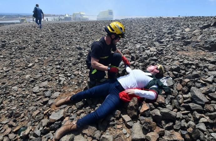 10/04/2019 SAN BARTOLOME DETIRAJANA. Simulacro accidente aéreo del Ejercito del Aire.  Fotógrafa: YAIZA SOCORRO.  | 10/04/2019 | Fotógrafo: Yaiza Socorro