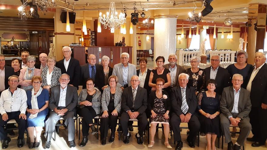 Festa de les Noces d&#039;Or a quinze parelles del Casal de l&#039;Avi de la Jonquera