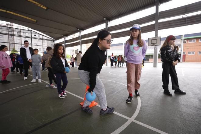 Así es la actividad del colegio Pumarín de Gijón por la inclusión con alumnos del centro de Educación Especial de Castiello (en imágenes)