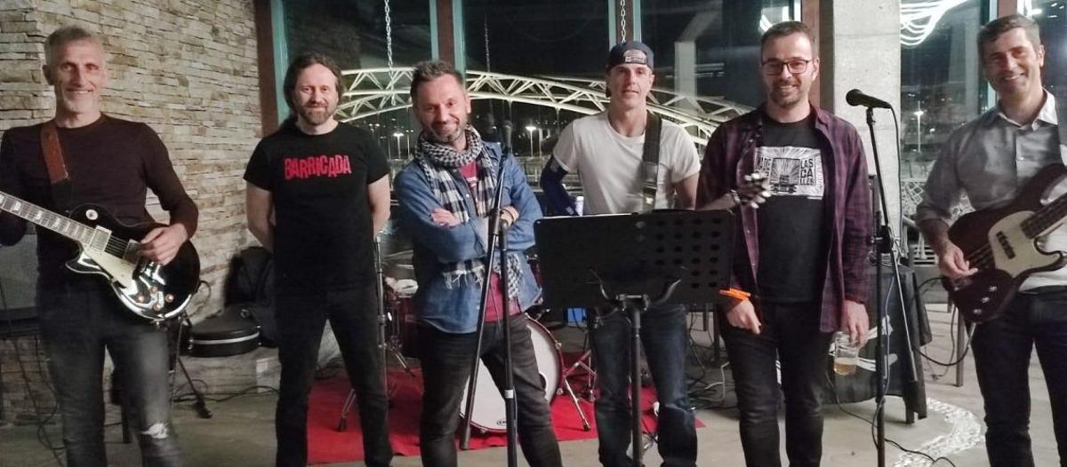 El grupo Chocolate Sexy, que actúa en Vilar de Infesta.