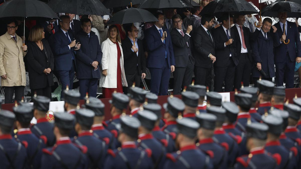 Madrid acoge el desfile de la Fiesta Nacional con la vista puesta en el cielo
