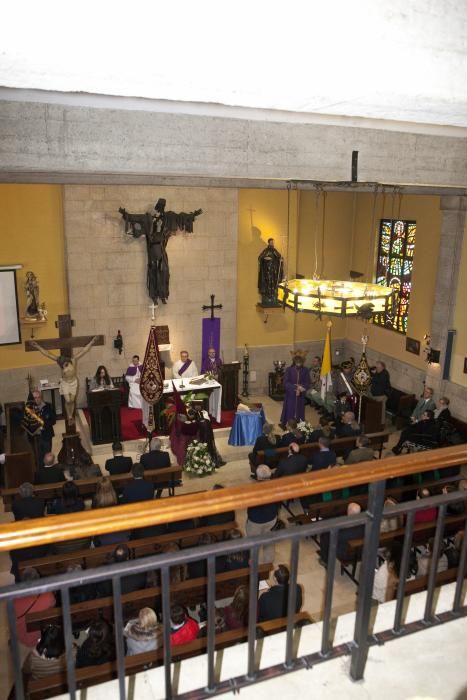 Entrada de nuevos cofrades en la Hermanada de Estudiantes.
