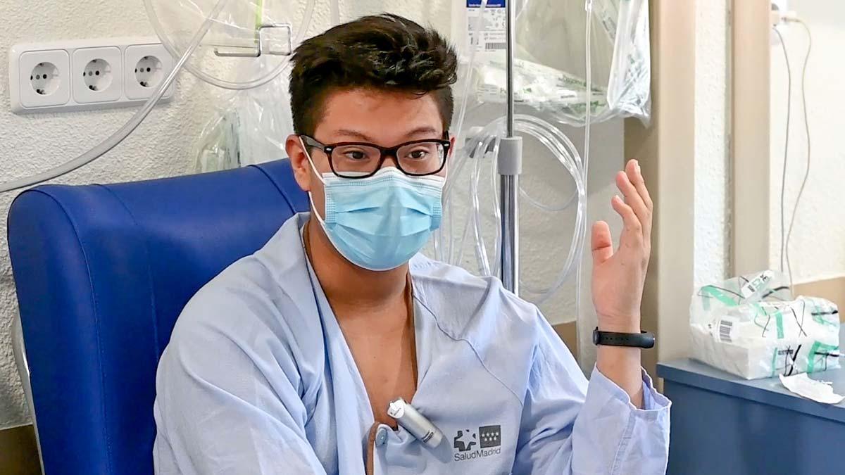 Un jove de 17 anys després de sortir de l’uci per Covid: «Pensava que em moriria»