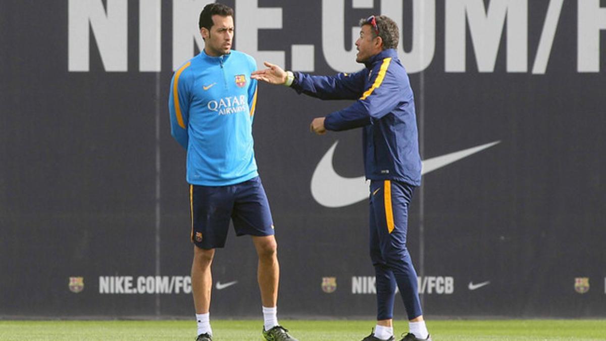 Busquets y Luis Enrique, en un entrenamiento